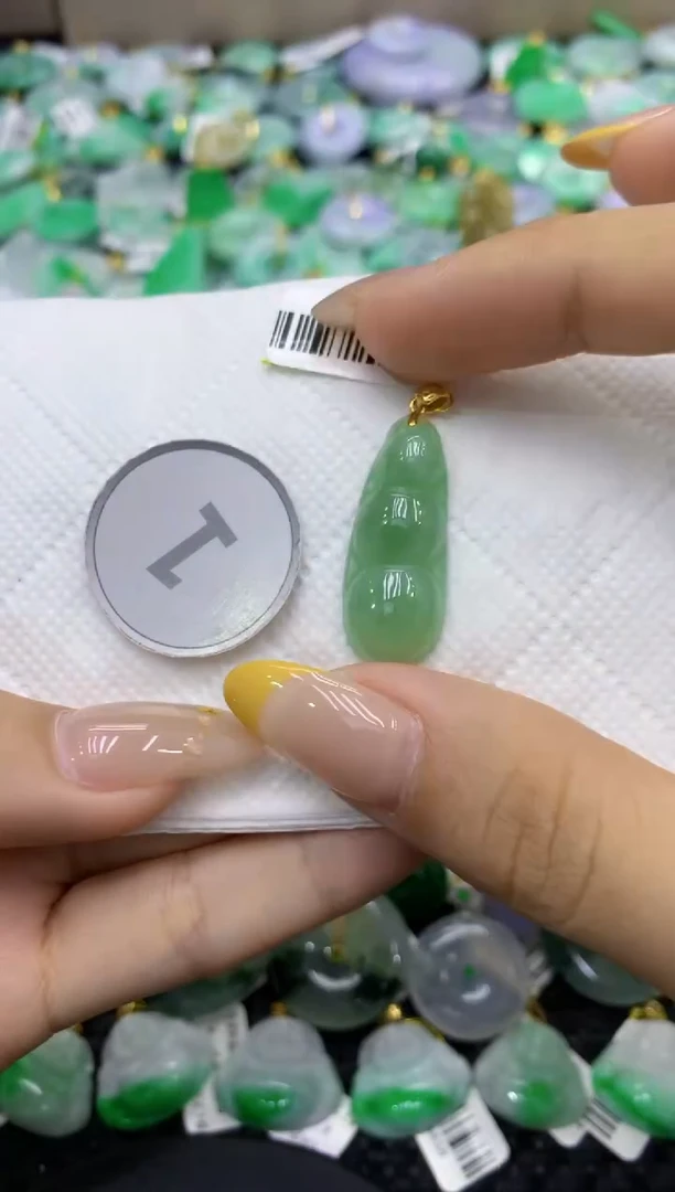 颈饰未镶嵌翡翠天然缅甸翡翠A货