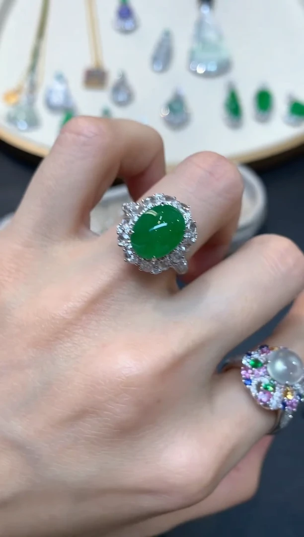 18K金镶嵌戒指翡翠W830|68000