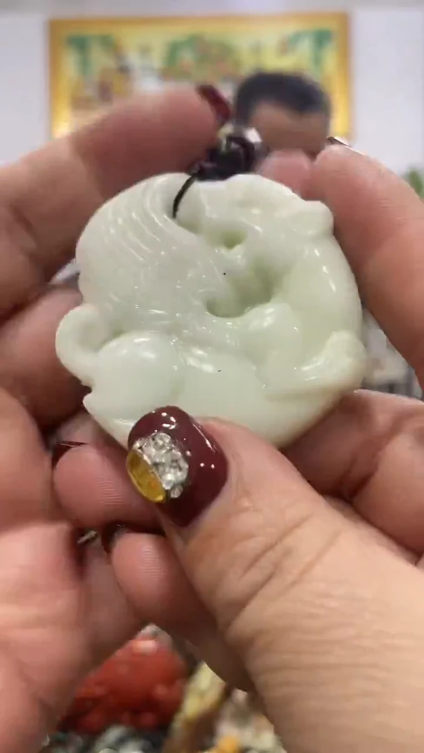 未镶嵌蛇纹石玉吊坠