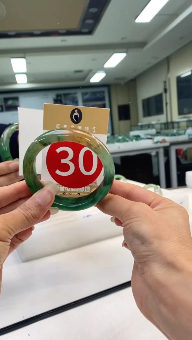 未镶嵌手镯石英质玉向**?55+30