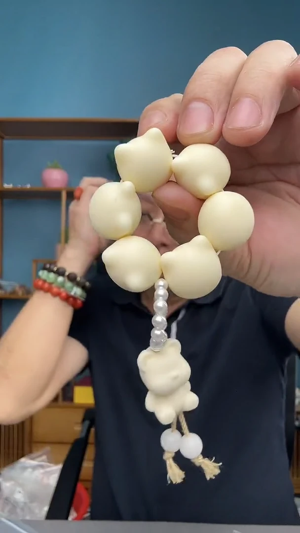 未镶嵌琥珀裸石61（有瑕介意勿拍）