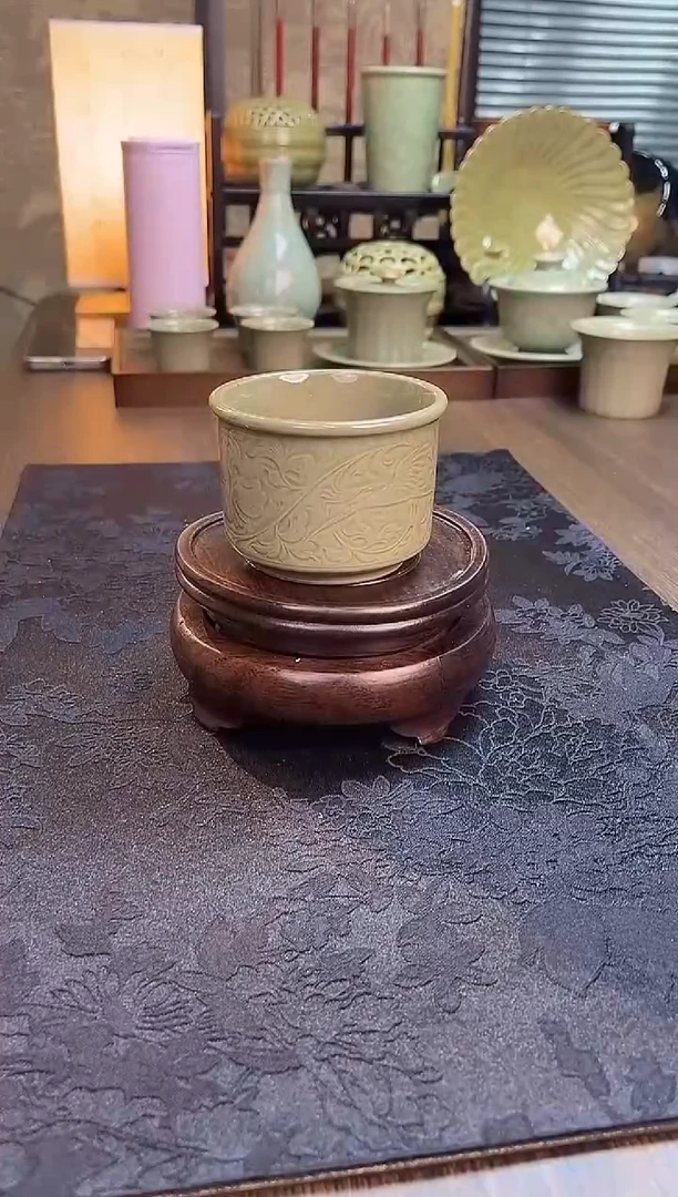 耀州窑朱鹮衔花直筒压手杯