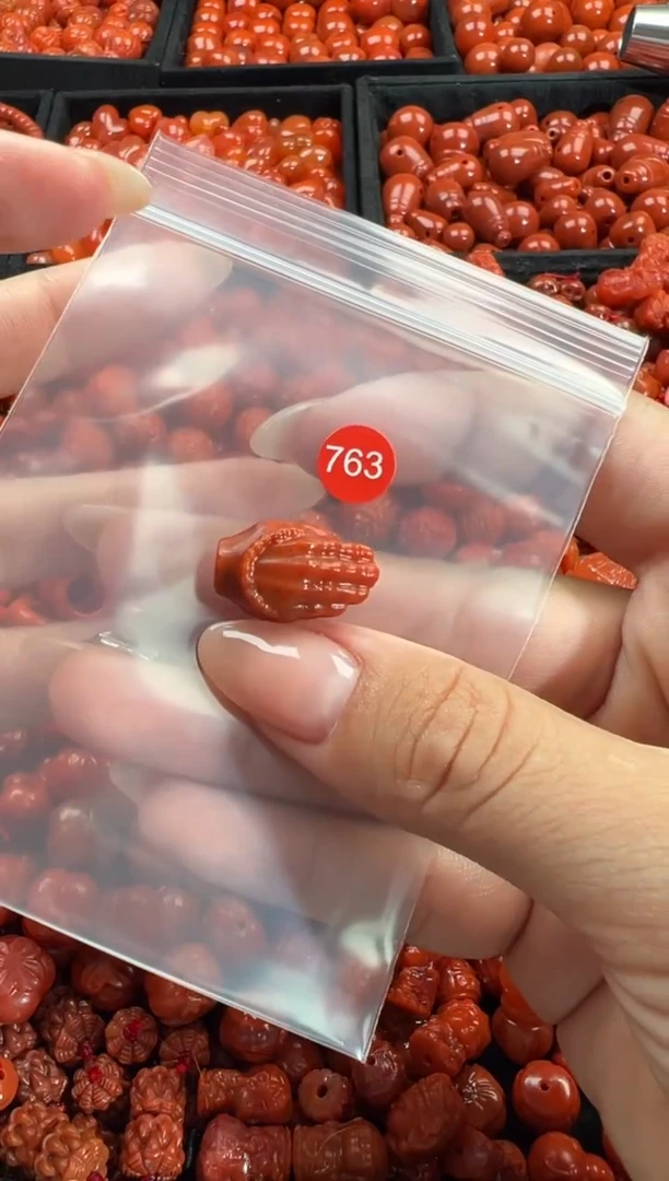 颈饰未镶嵌南红玛瑙1