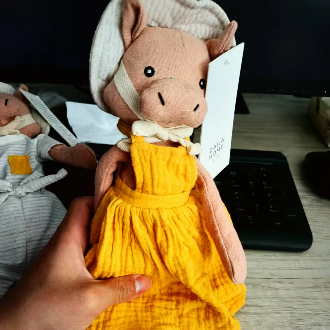 猪猪小妹ZARAHOME毛绒玩具安抚玩偶婴儿陪伴玩具