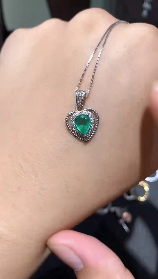 颈饰银S925镶嵌祖母绿吊坠