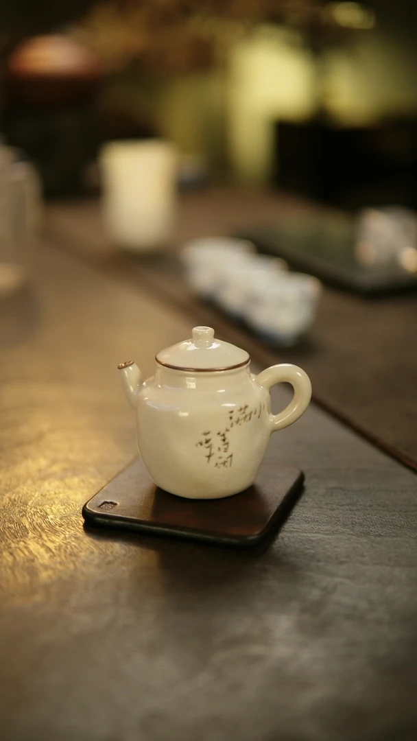 阿眠     马一鸣手作白泥开片小满半日闲