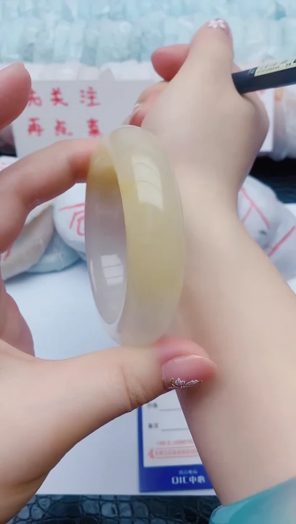 石英质玉手镯未镶嵌x21+54-55