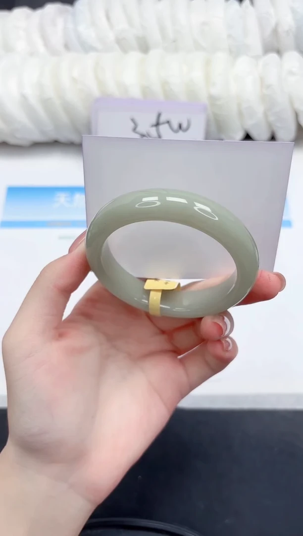 石英质玉手镯未镶嵌220-58