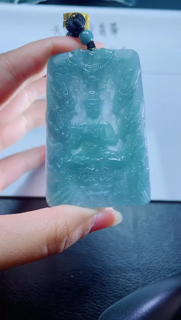 翡翠未镶嵌颈饰