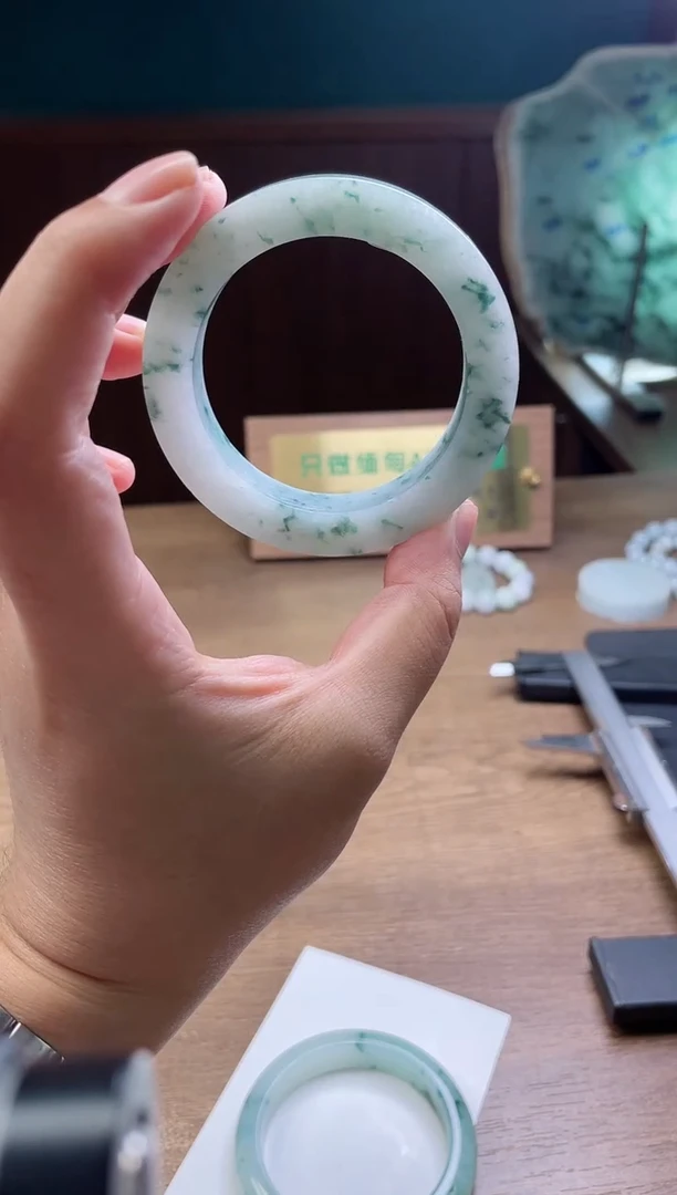 未镶嵌手镯定制翡翠?****࿐定制