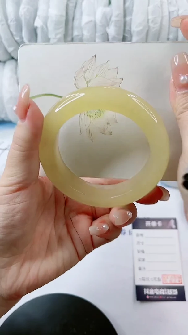 【闪购商品】石英质玉手镯未镶嵌0598800064-多样性发货