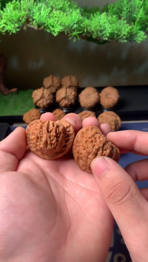 【闪购商品】文玩核桃吊坠43宫灯