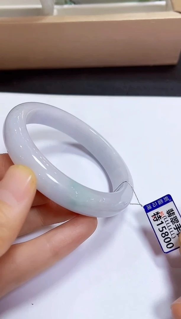 颈饰未镶嵌翡翠手镯59