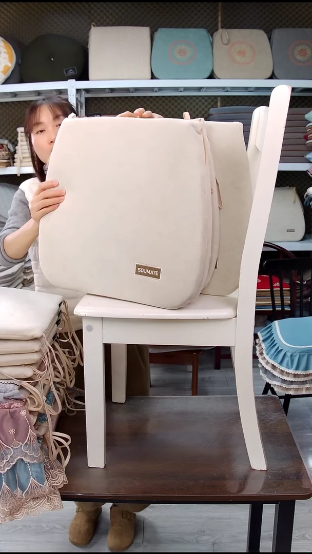 布平绒刺绣：米色6个