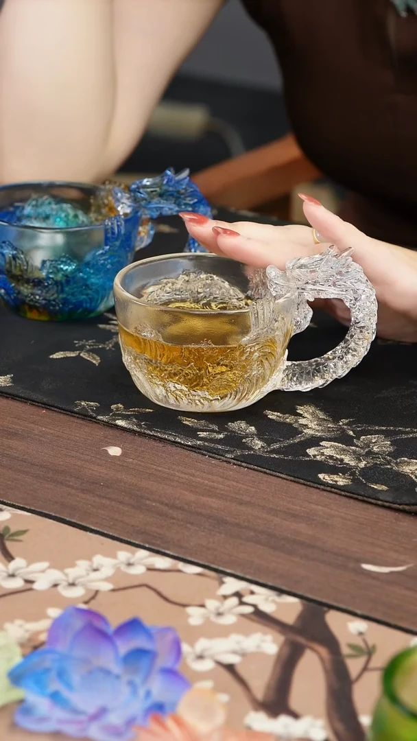 手工艺品琉璃白色龙杯带把手