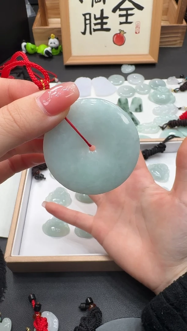 吊坠(不含链)未镶嵌翡翠笛****！扣子多样性发其一