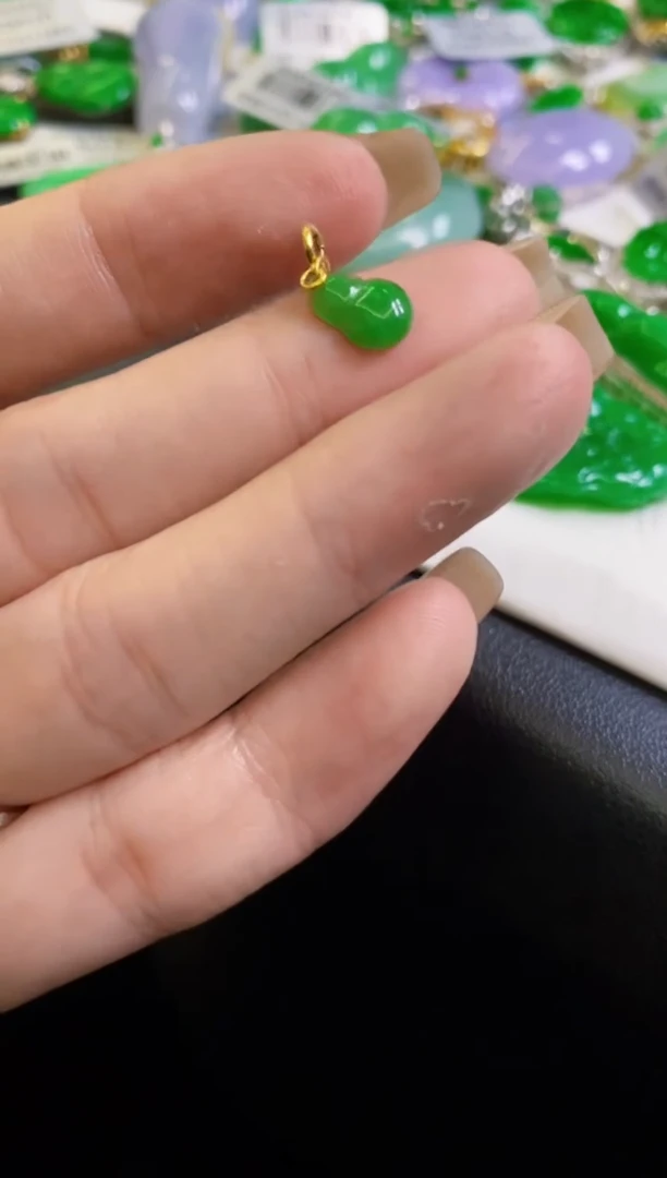 【闪购商品】翡翠颈饰18K金镶嵌吊坠