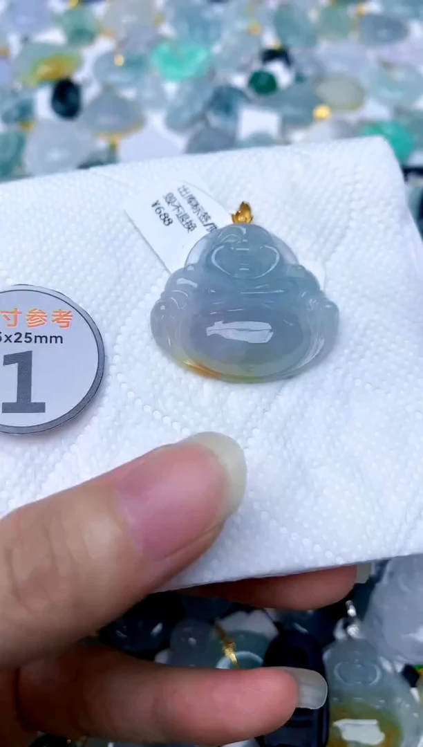 颈饰18K金镶嵌翡翠天然A货翡翠