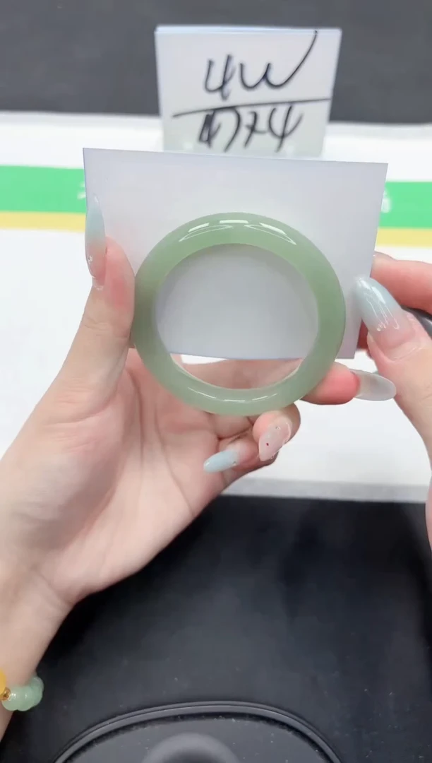 石英质玉手镯未镶嵌181-52