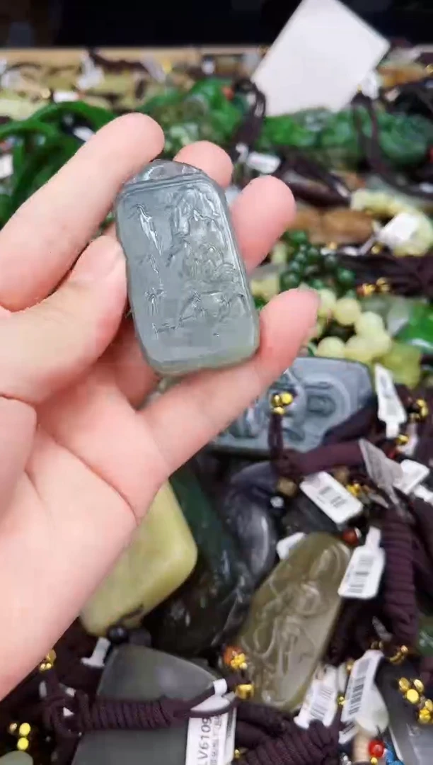 颈饰未镶嵌和田玉1