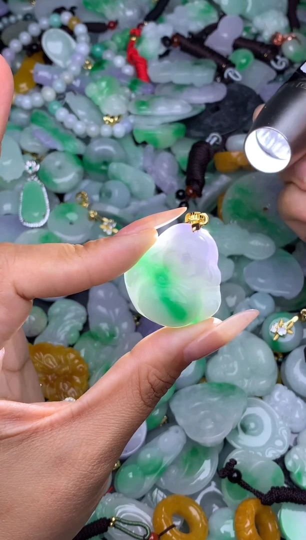 翡翠未镶嵌颈饰天然缅甸翡翠吊坠