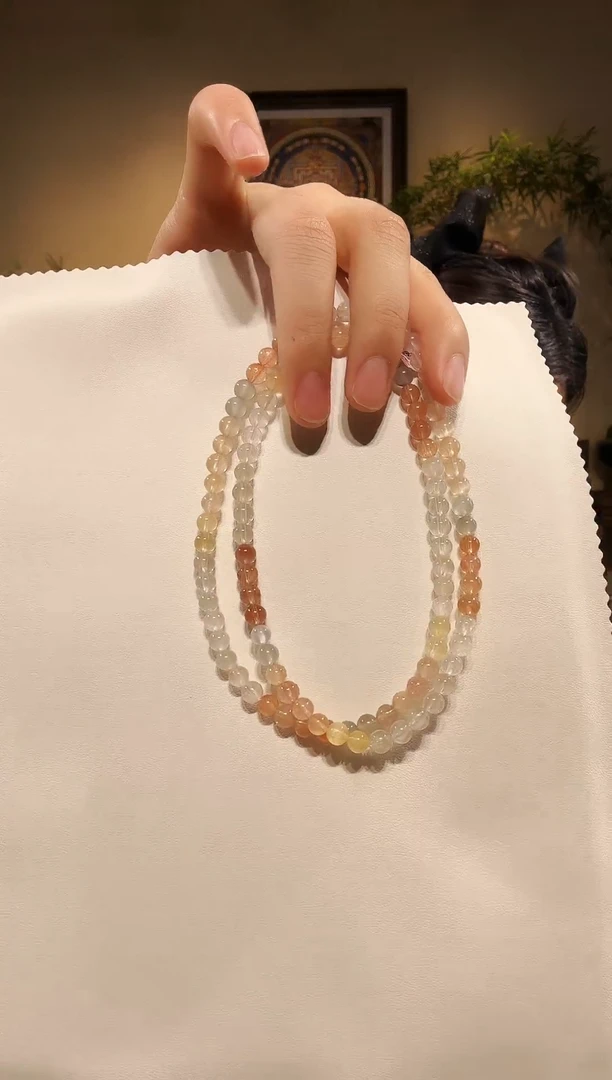 未镶嵌颈饰水晶兔毛