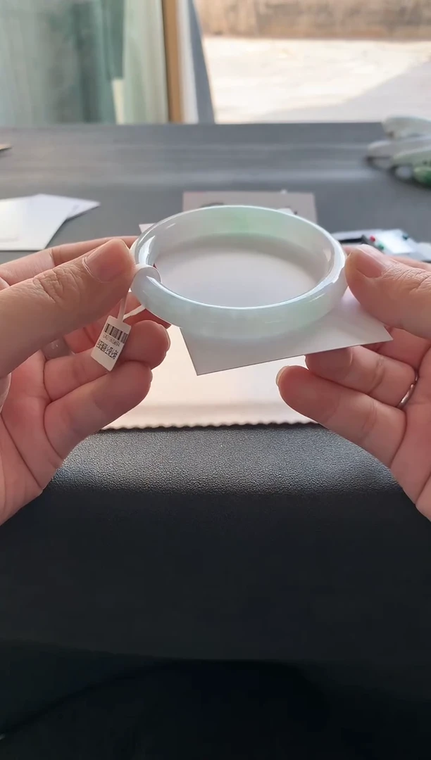 【闪购商品】翡翠手镯未镶嵌55.4圆条A6974买断