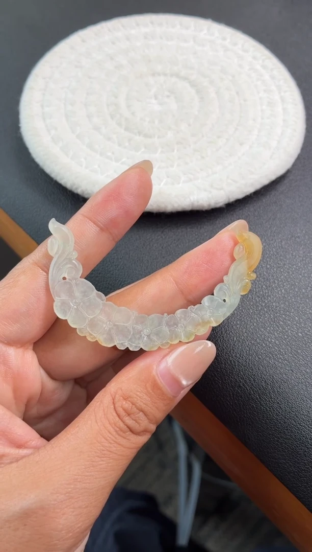 未镶嵌定制翡翠?***闲玉璜
