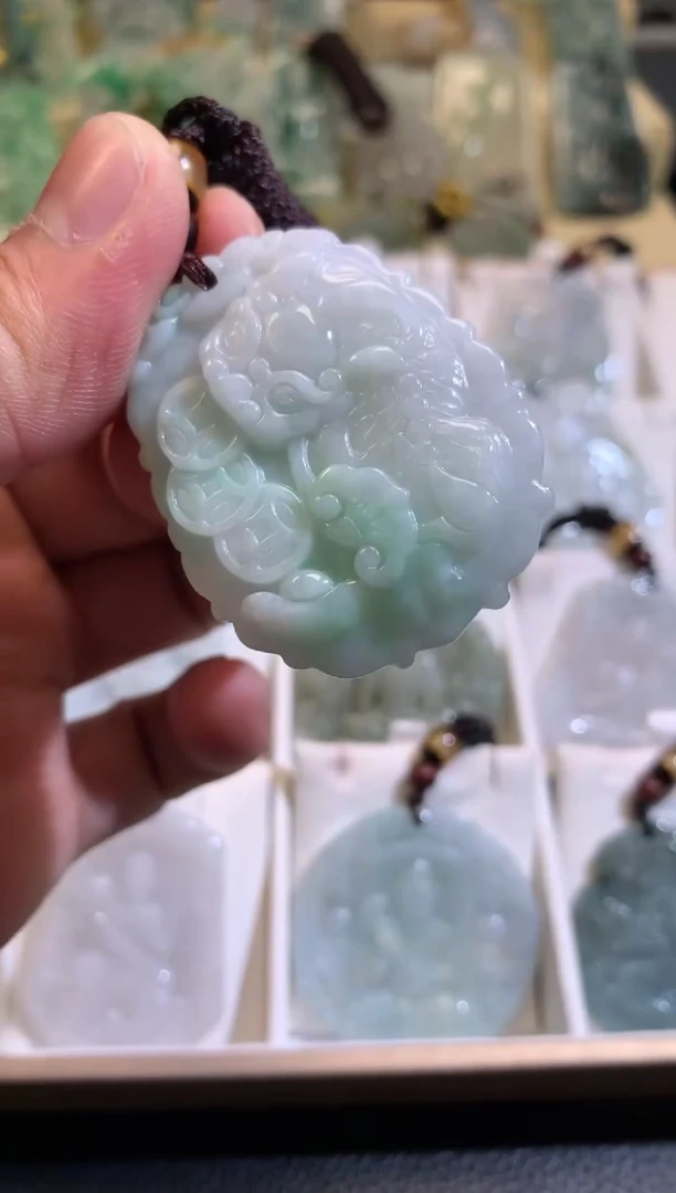 【闪购商品】翡翠颈饰未镶嵌03/10/51