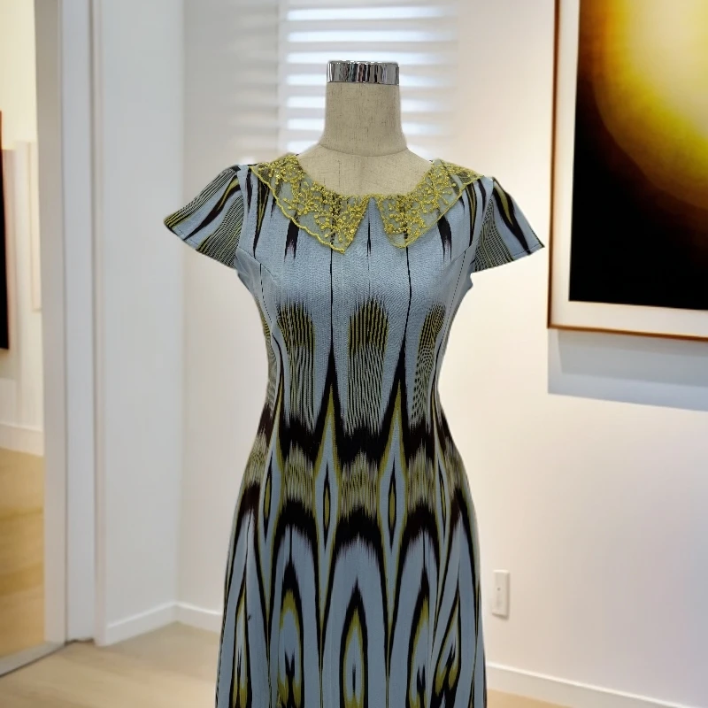 浅蓝色和田 atlas 连衣裙