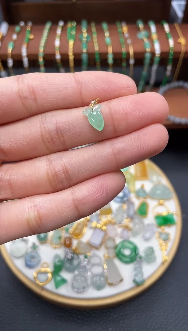 【闪购商品】翡翠吊坠(不含链)18K金镶嵌一个 JK243