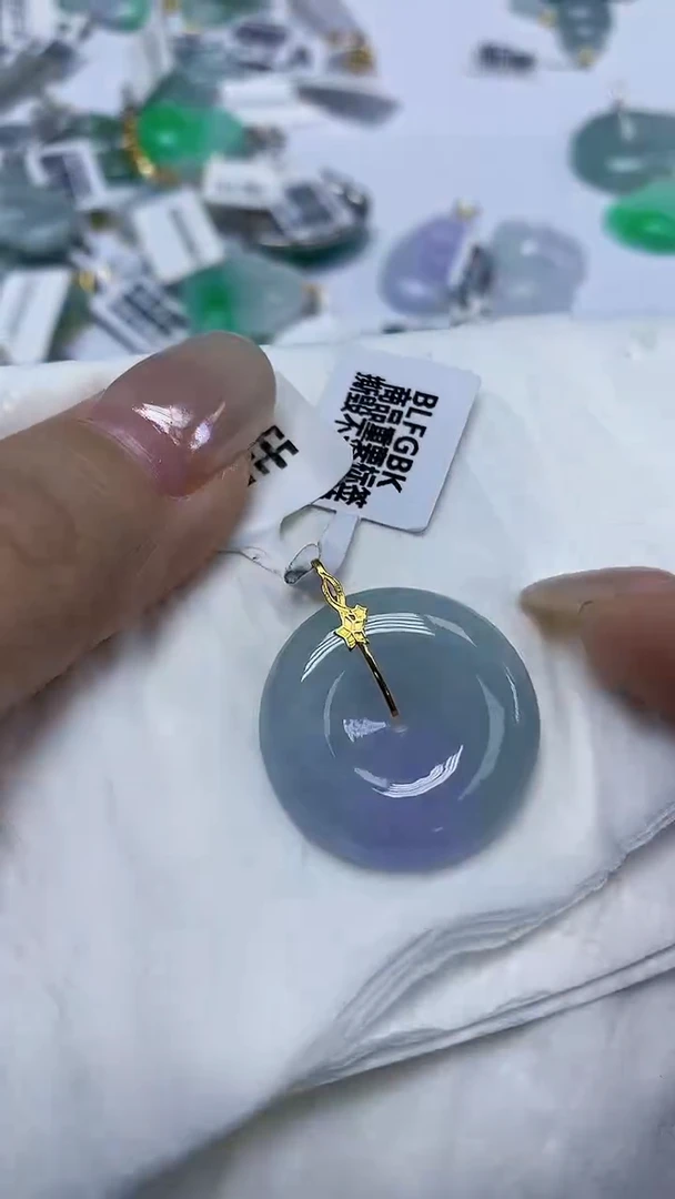 翡翠18K金镶嵌颈饰天然缅甸翡翠A货