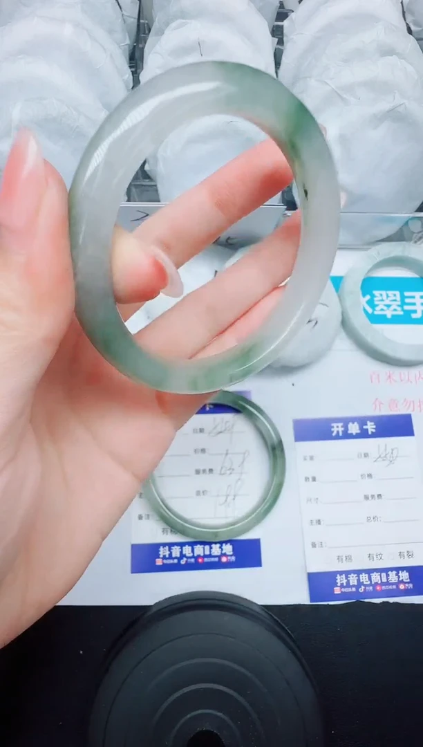 石英质玉手镯未镶嵌550-58.4
