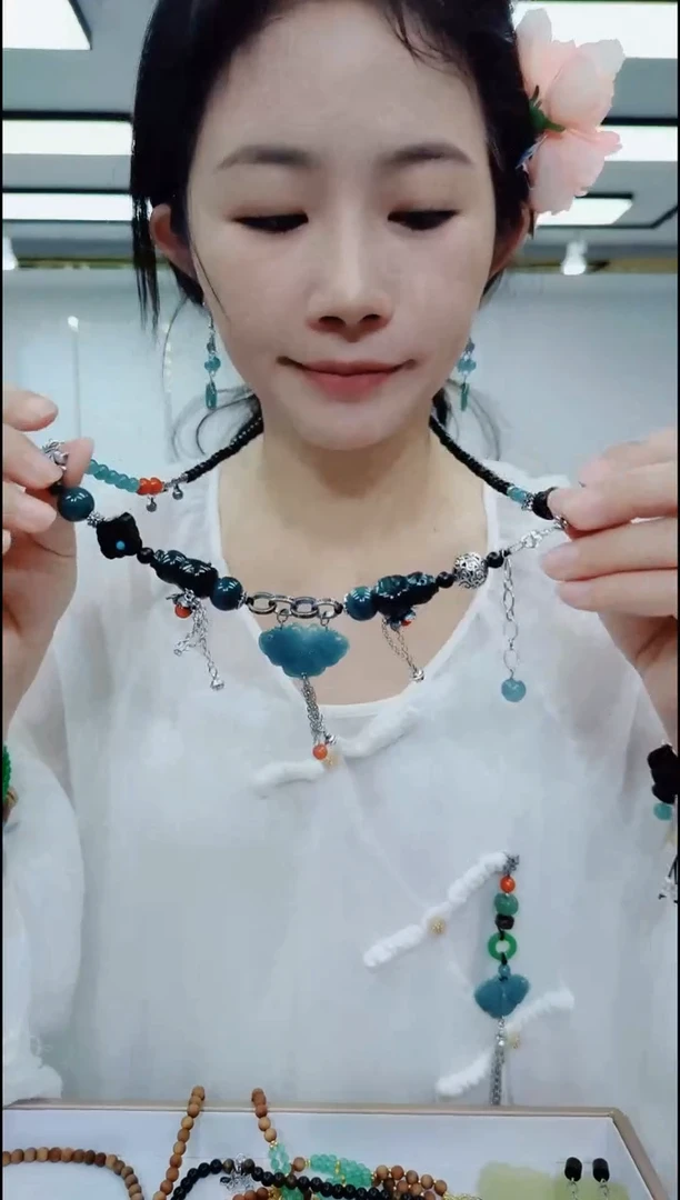 无非金属1453蝴蝶手链