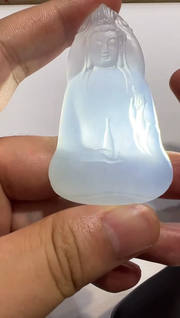 定制翡翠未镶嵌素衣观音