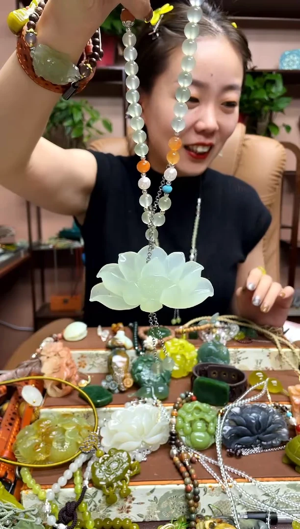 未镶嵌岫玉吊坠·