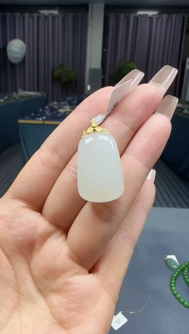 【闪购商品】和田玉挂件18K金镶嵌1