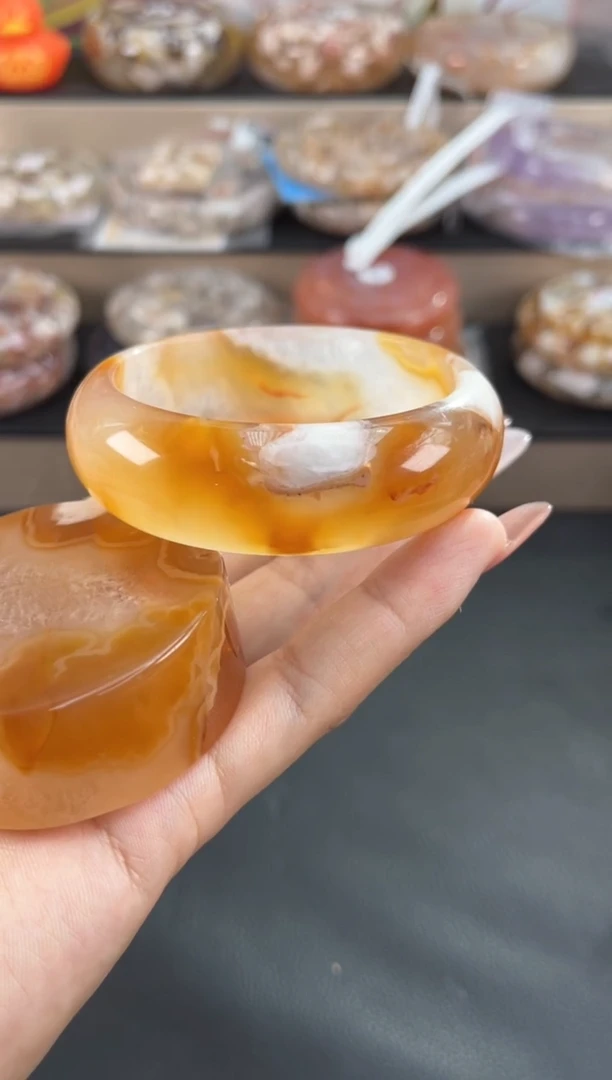 未镶嵌手镯石英质玉55