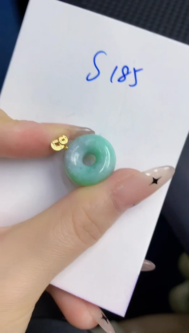 颈饰未镶嵌翡翠缅甸天然翡翠A货