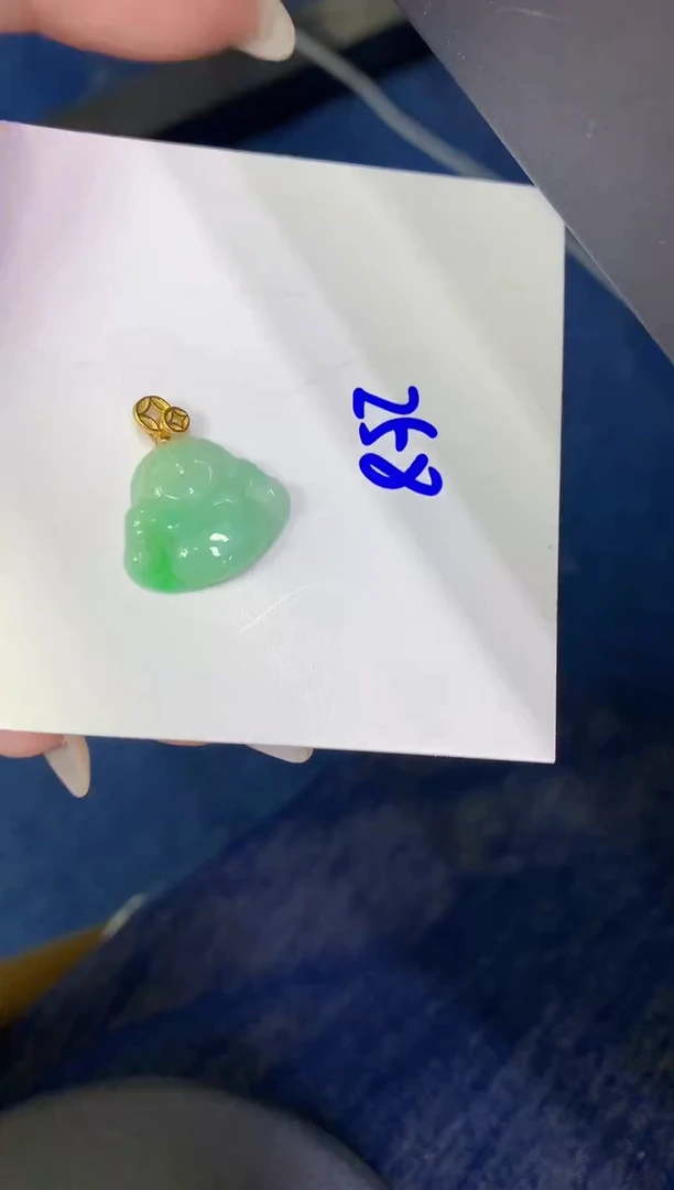 颈饰未镶嵌翡翠缅甸天然翡翠A货