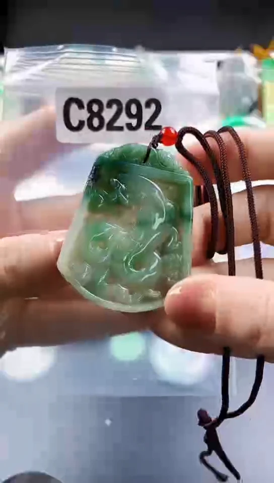 翡翠未镶嵌颈饰天然翡翠吊坠挂件