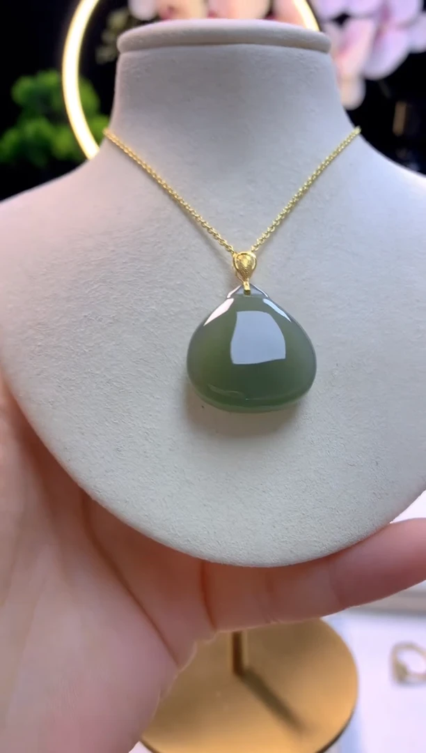 【闪购商品】和田玉吊坠18K金镶嵌秤砣无事牌