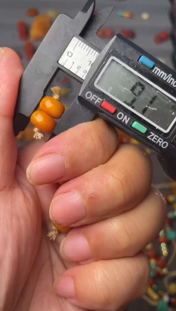 未镶嵌蜜蜡裸石9算盘老蜡一对