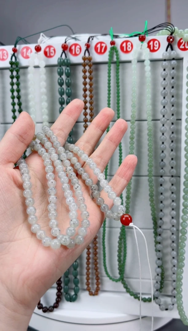 和田玉未镶嵌颈饰月**菲6