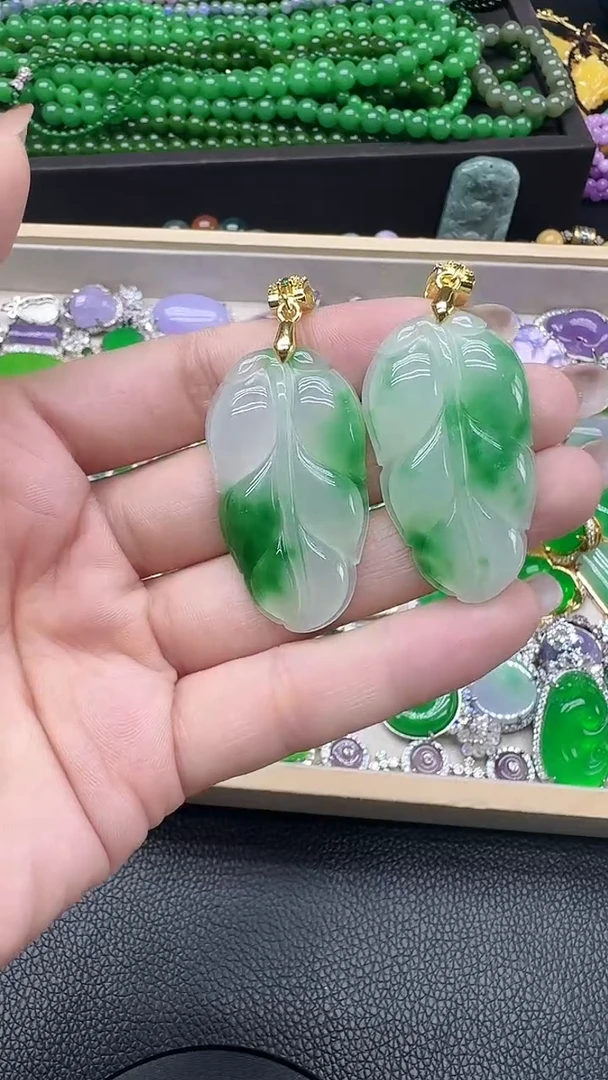 翡翠未镶嵌颈饰飘花叶子