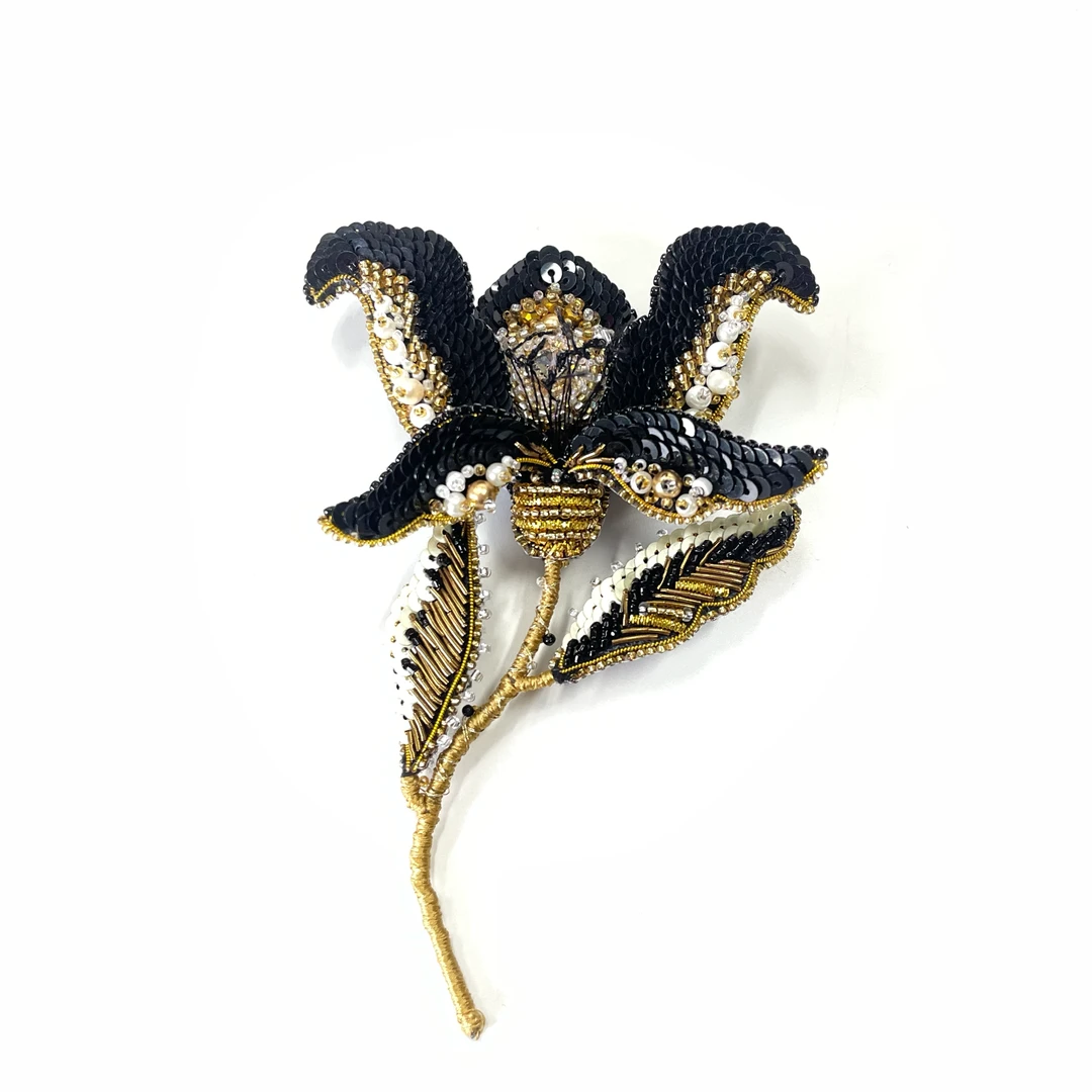 JUNYANG杨君  手工立体钉珠胸花