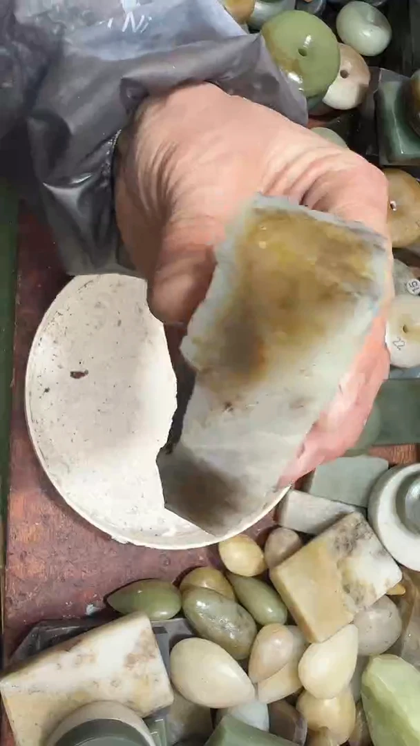 未镶嵌和田玉珠宝半成品1