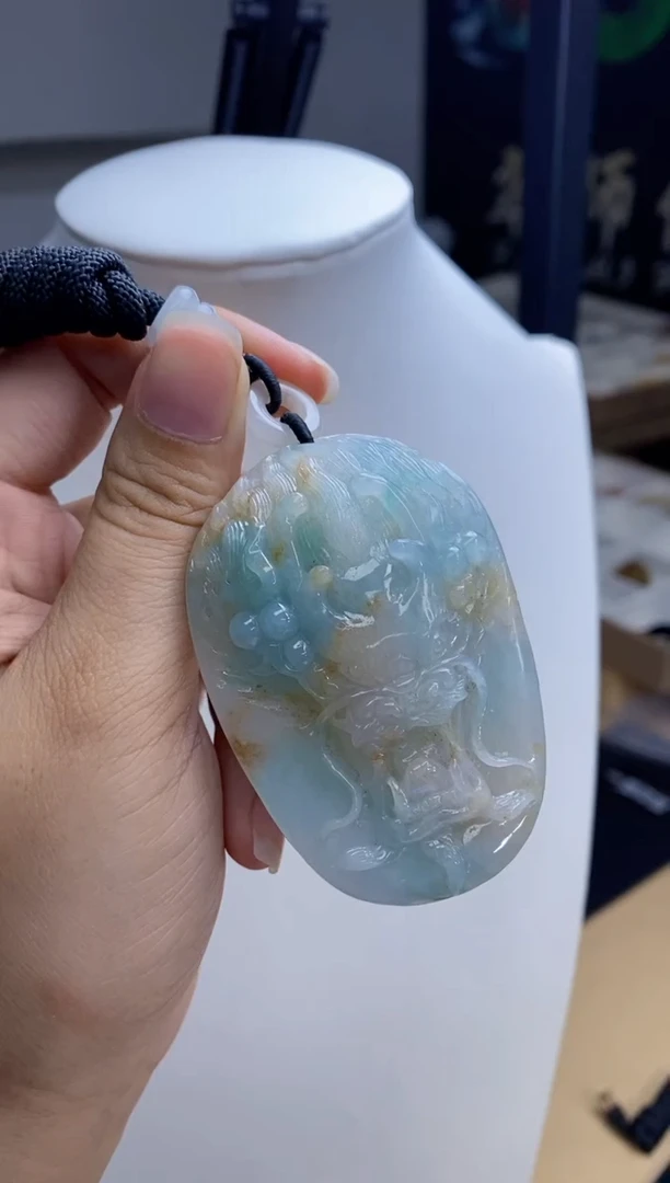 未镶嵌定制翡翠杜*杜挂件