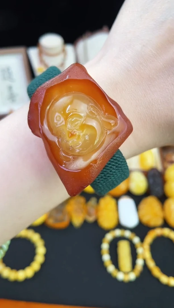 琥珀未镶嵌珠宝奇石柒月
