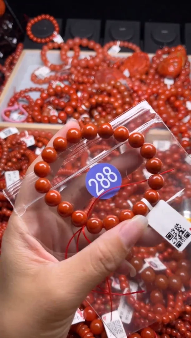 南红玛瑙未镶嵌珠宝奇石288-9